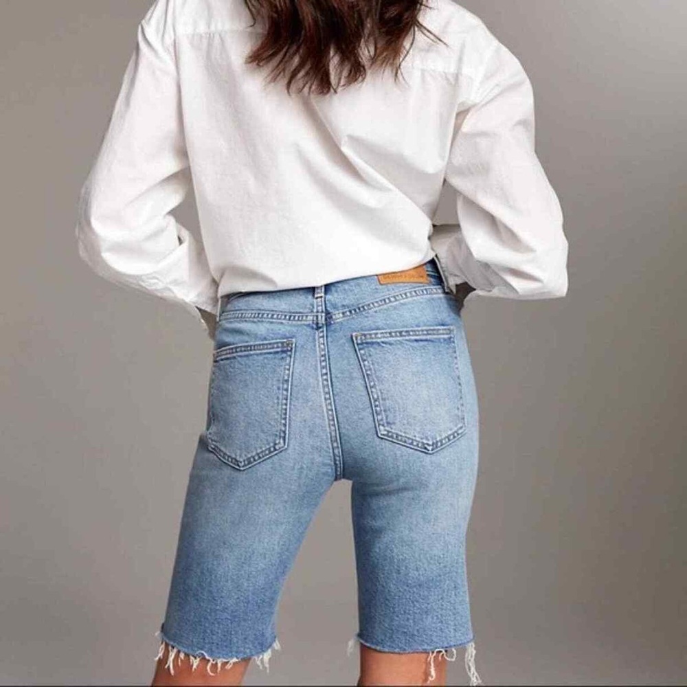 Denim Forum The Yoko Bermuda Short from Aritzia Women’s Size 25 - Picture 3 of 7